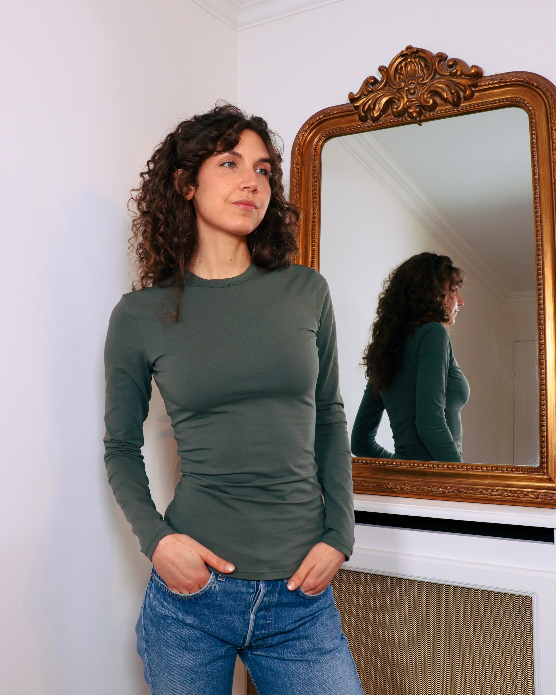 Basic staple wardrobe jersey tshirt sewing pattern. Full length body, crewneck, short sleeves, long sleeves. Curved hemline. Plus size inclusive sewing pattern with Youtube sewing tutorial and step-by-step instructions.